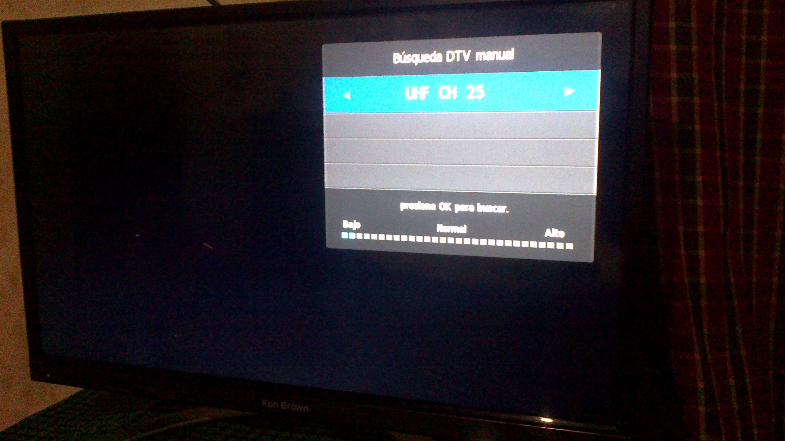 Segun el televisor, la potencua del mux 25 es muy baja (creo q es la señal de Parana)